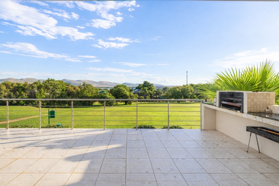 3 Bedroom Property for Sale in Caribbean Beach Club North West